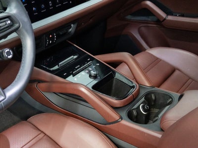 2024 Porsche Cayenne Base