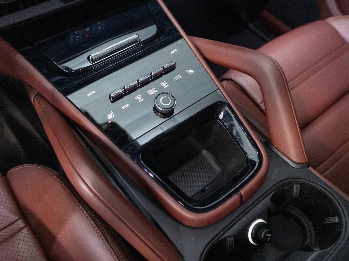 2024 Porsche Cayenne Base