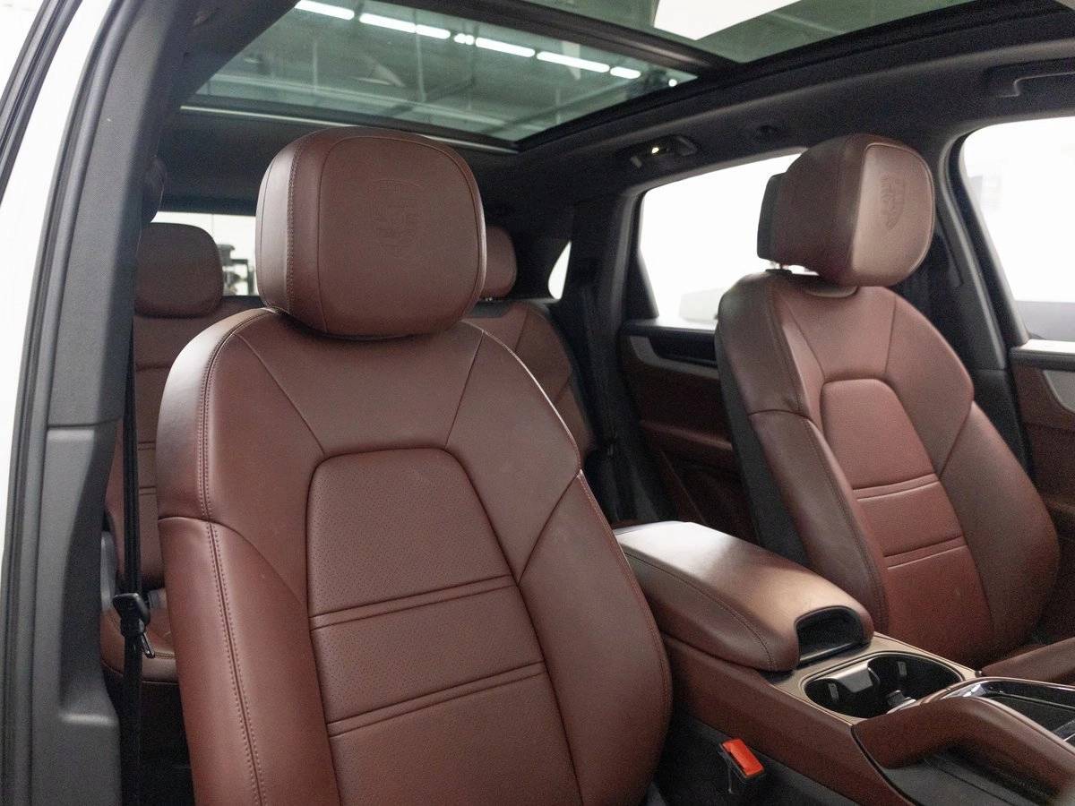 2024 Porsche Cayenne Base