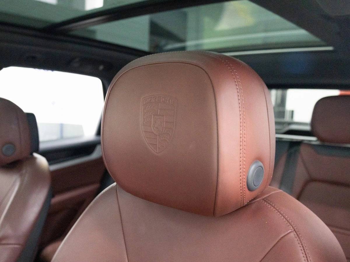 2024 Porsche Cayenne Base