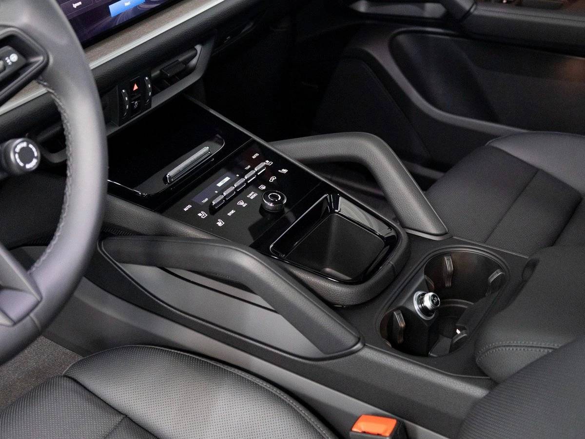 2026 Porsche Cayenne Base