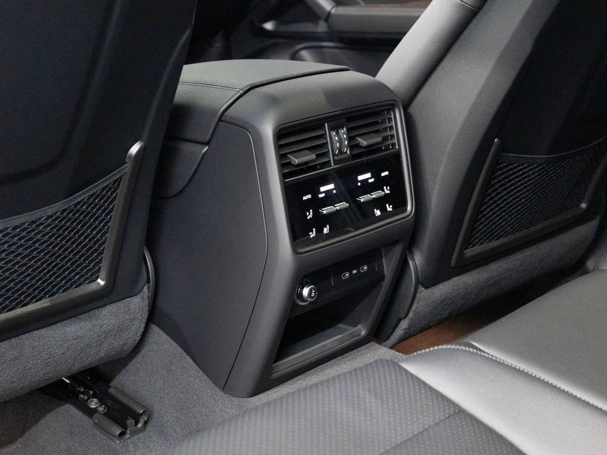 2026 Porsche Cayenne Base