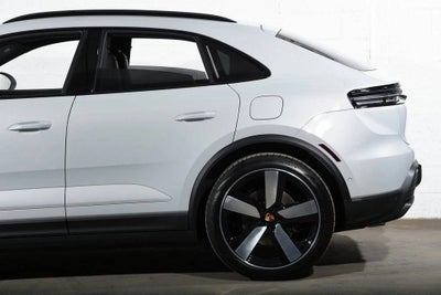 2026 Porsche Macan 4 Electric