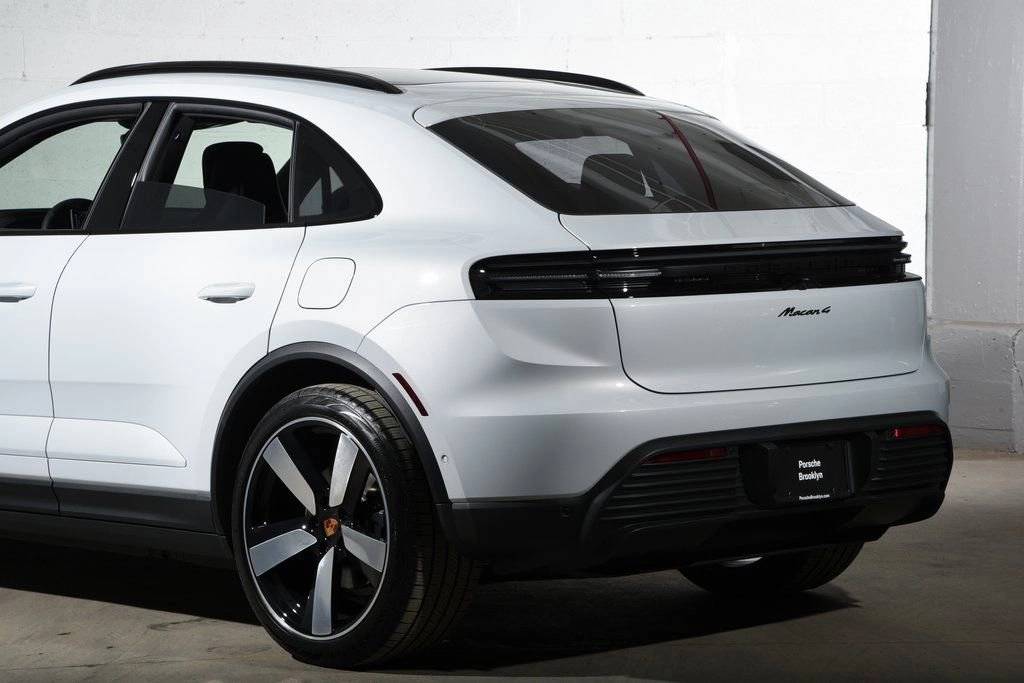 2026 Porsche Macan 4 Electric