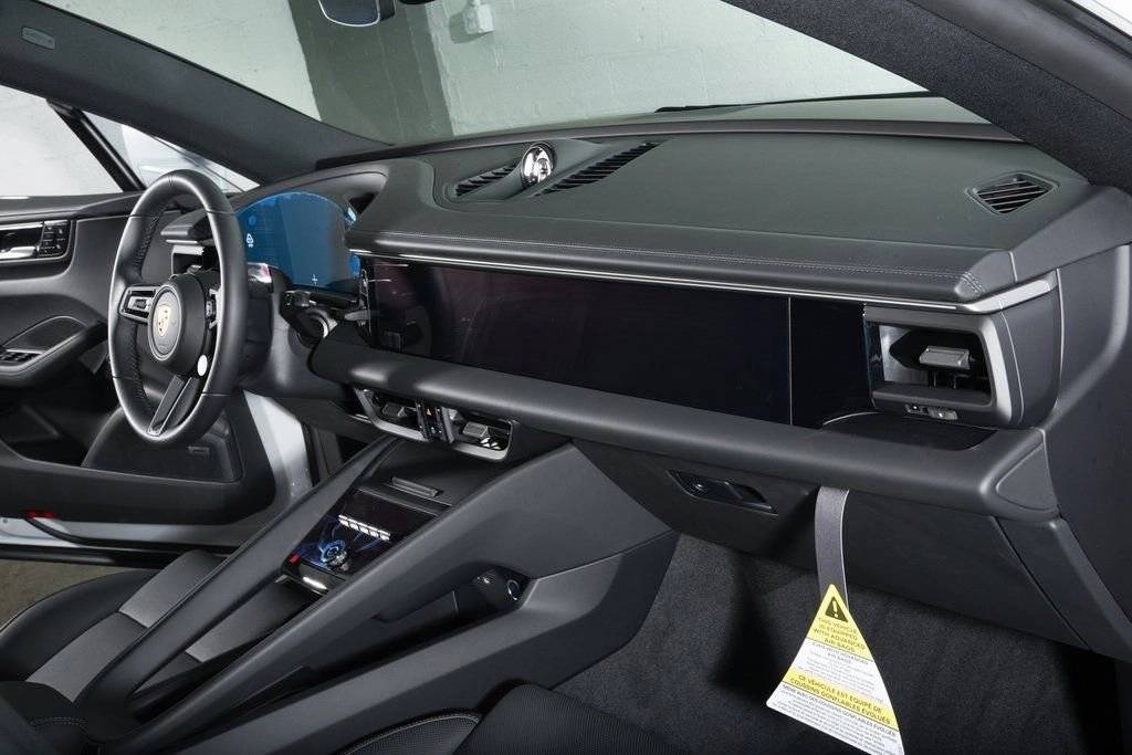 2026 Porsche Macan 4 Electric