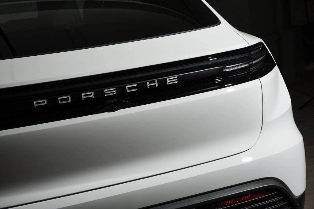 2026 Porsche Macan 4 Electric