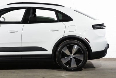 2026 Porsche Macan 4 Electric
