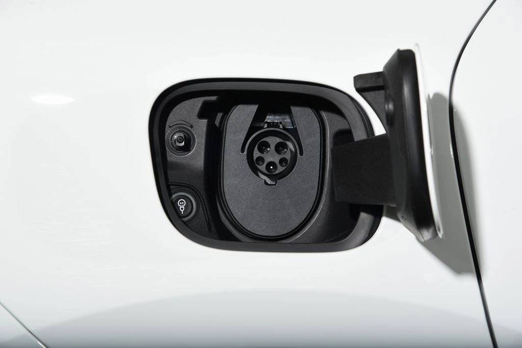 2026 Porsche Macan 4 Electric