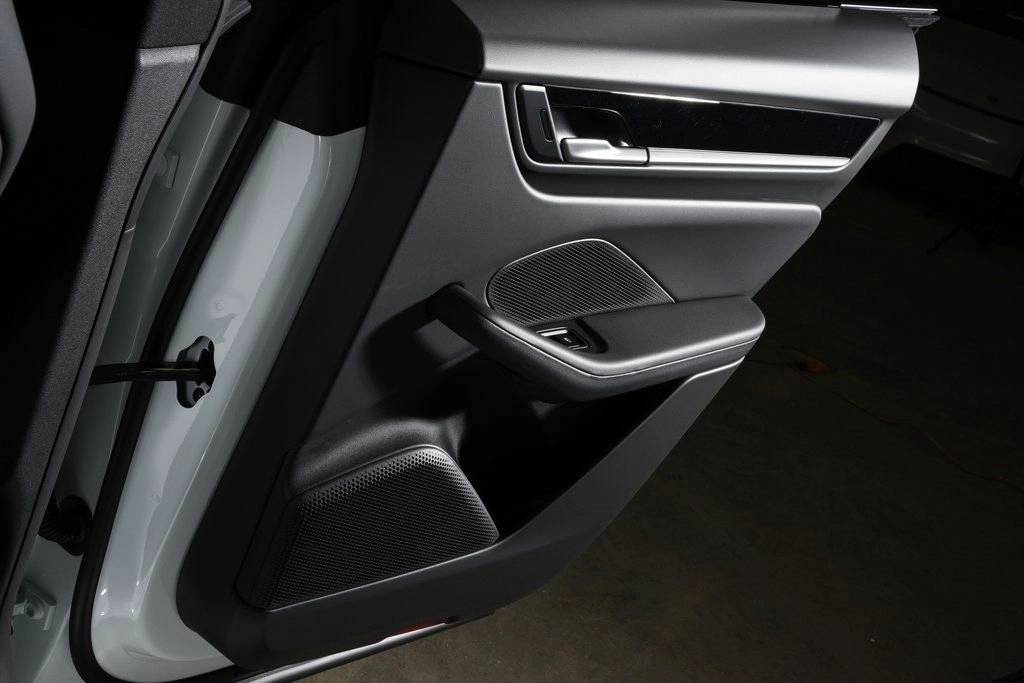 2026 Porsche Macan 4 Electric