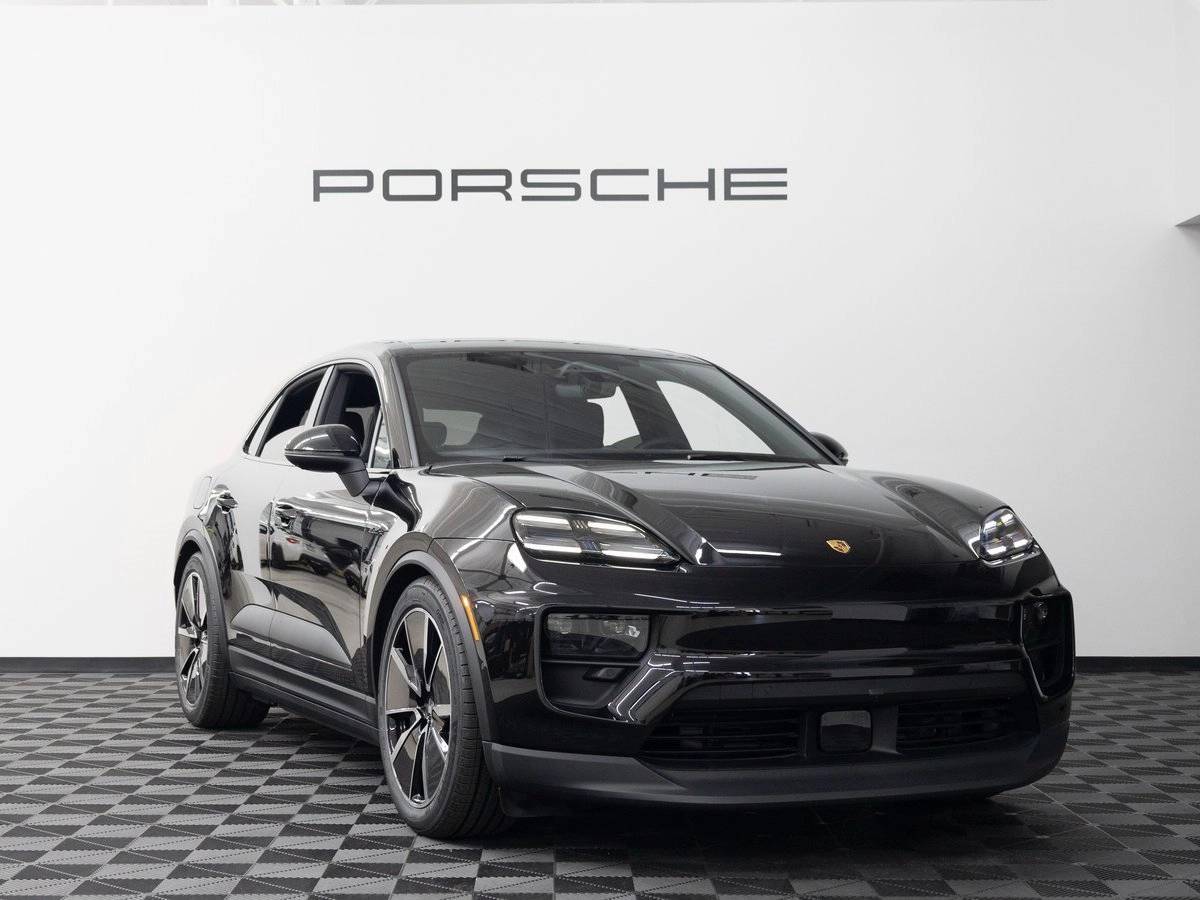 2026 Porsche Macan 4
