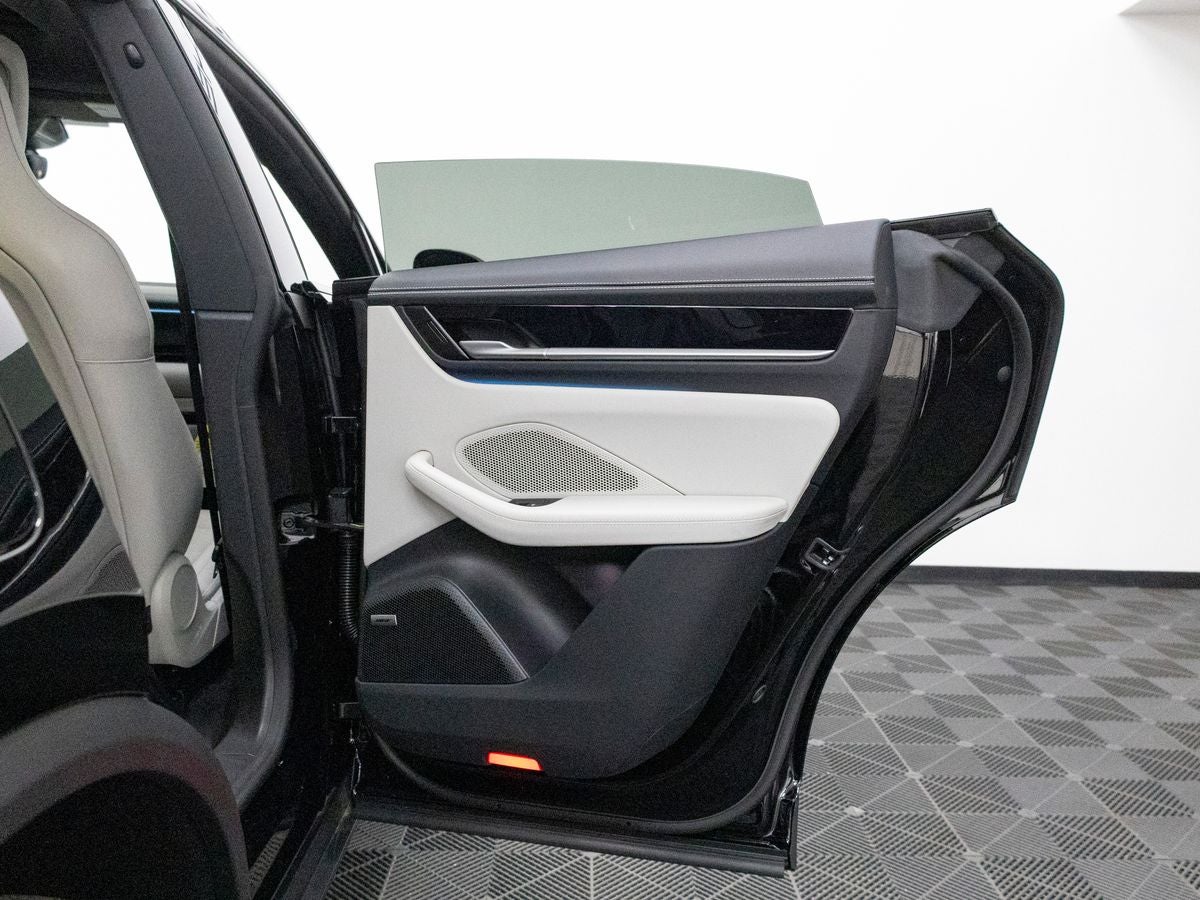 2026 Porsche Macan Macan 4 Electric