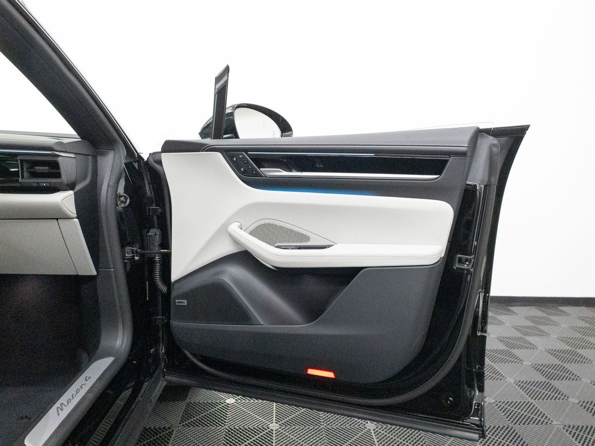 2026 Porsche Macan Macan 4 Electric