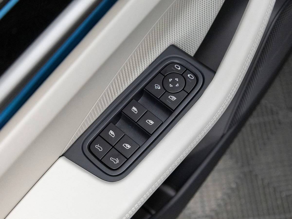 2026 Porsche Macan Macan 4 Electric