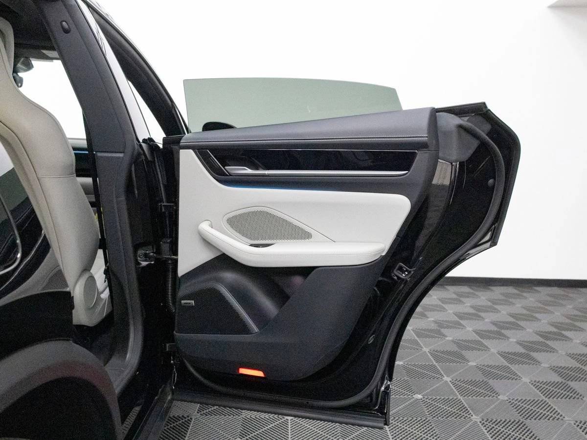 2026 Porsche Macan Macan 4 Electric