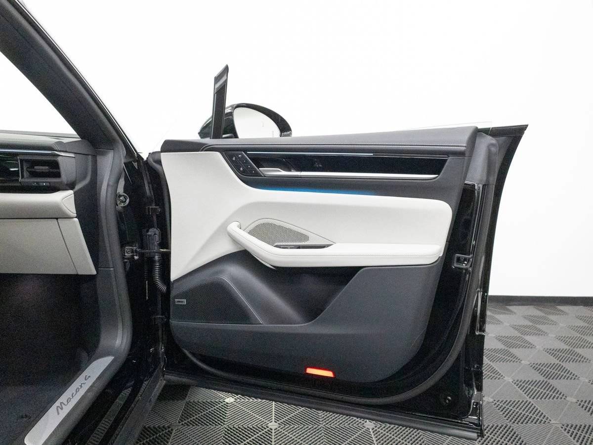 2026 Porsche Macan Macan 4 Electric