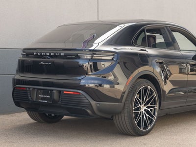 2025 Porsche Macan 4