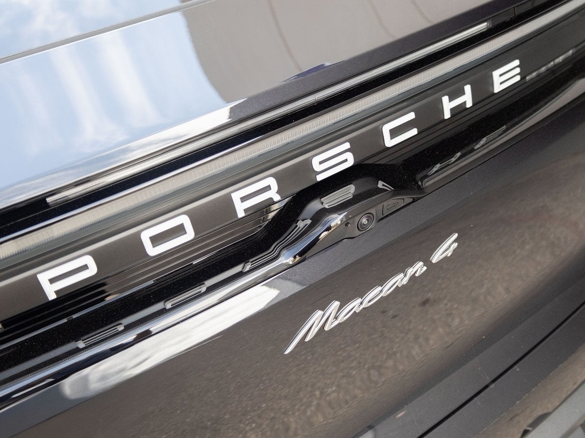 2025 Porsche Macan 4