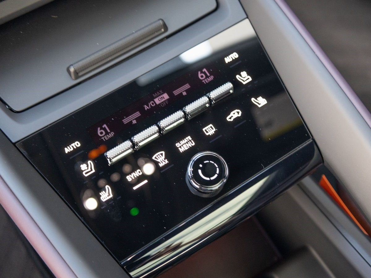 2025 Porsche Macan 4