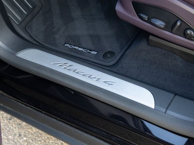 2025 Porsche Macan 4