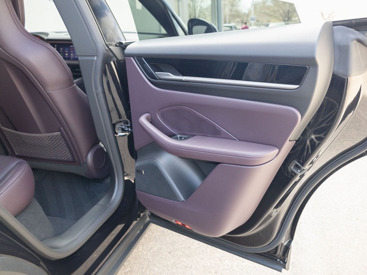 2025 Porsche Macan 4