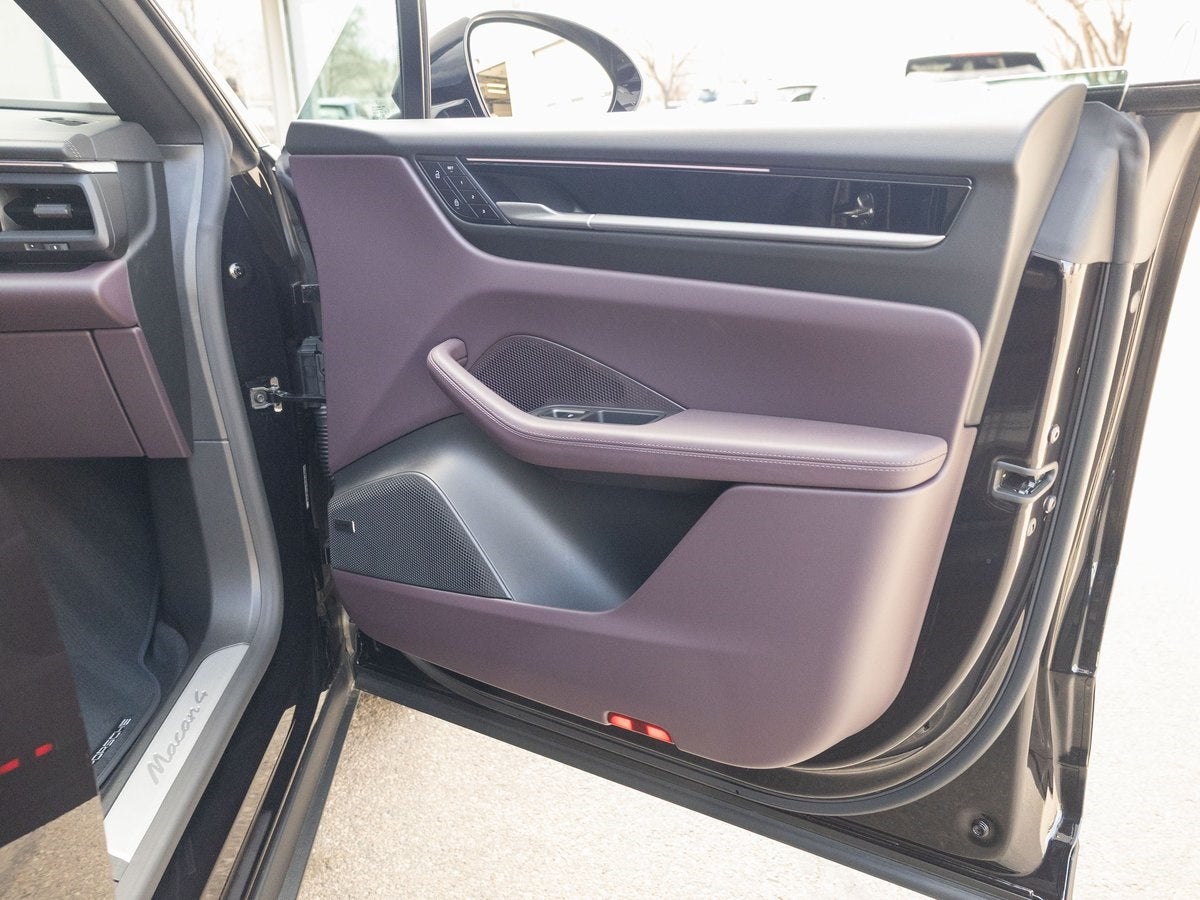 2025 Porsche Macan 4