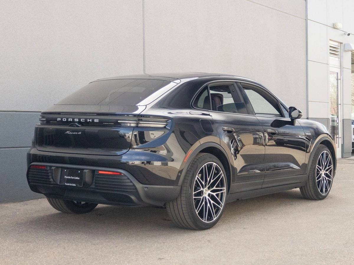 2025 Porsche Macan 4