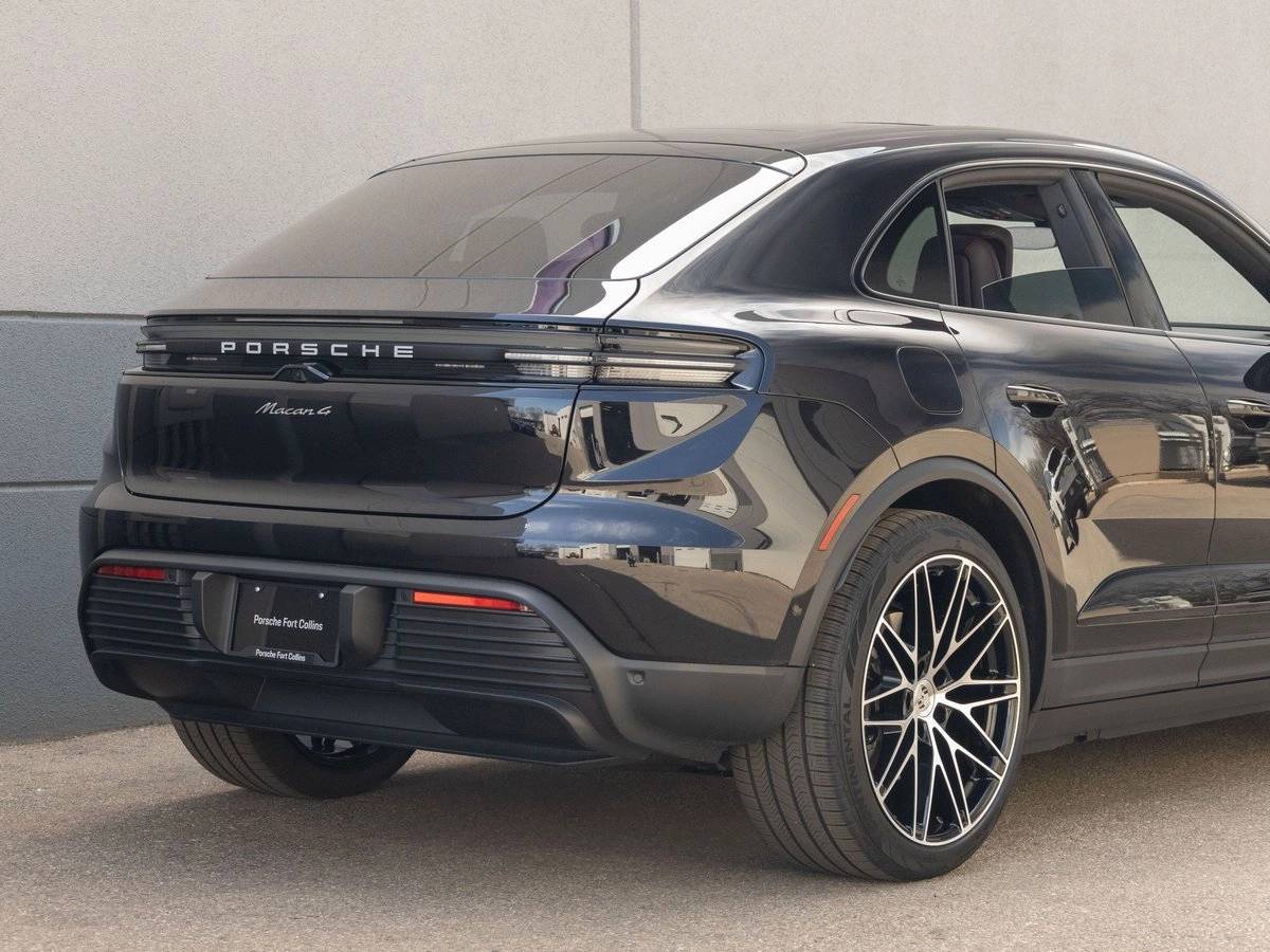 2025 Porsche Macan 4