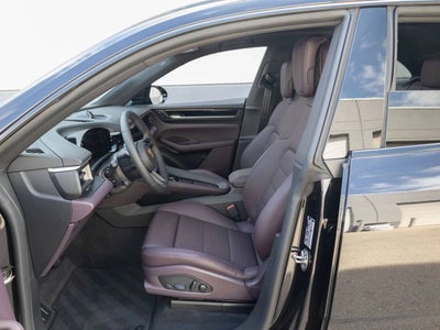 2025 Porsche Macan 4