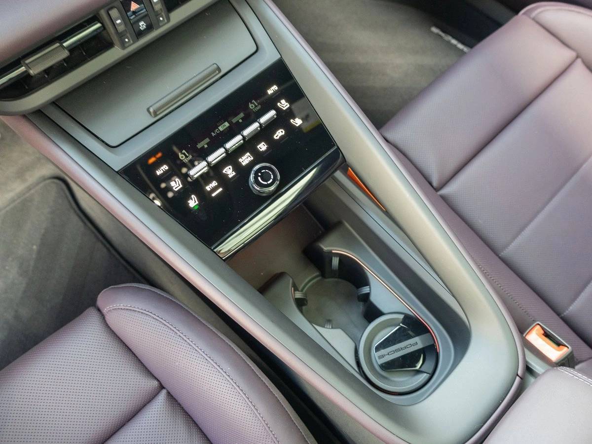 2025 Porsche Macan 4