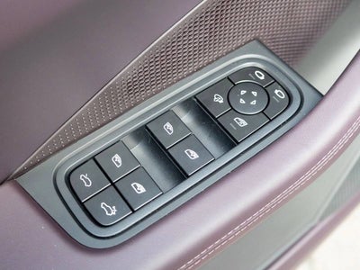 2025 Porsche Macan 4