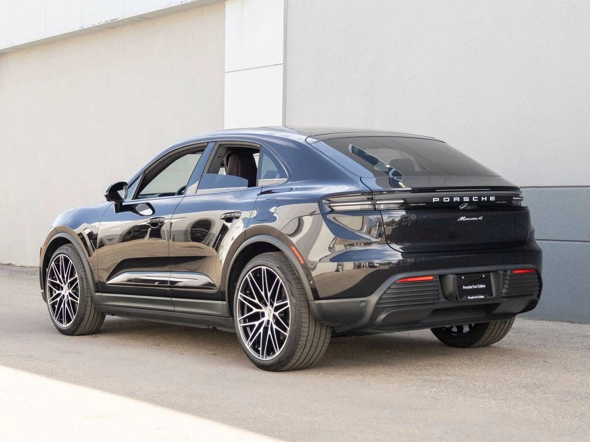 2025 Porsche Macan 4