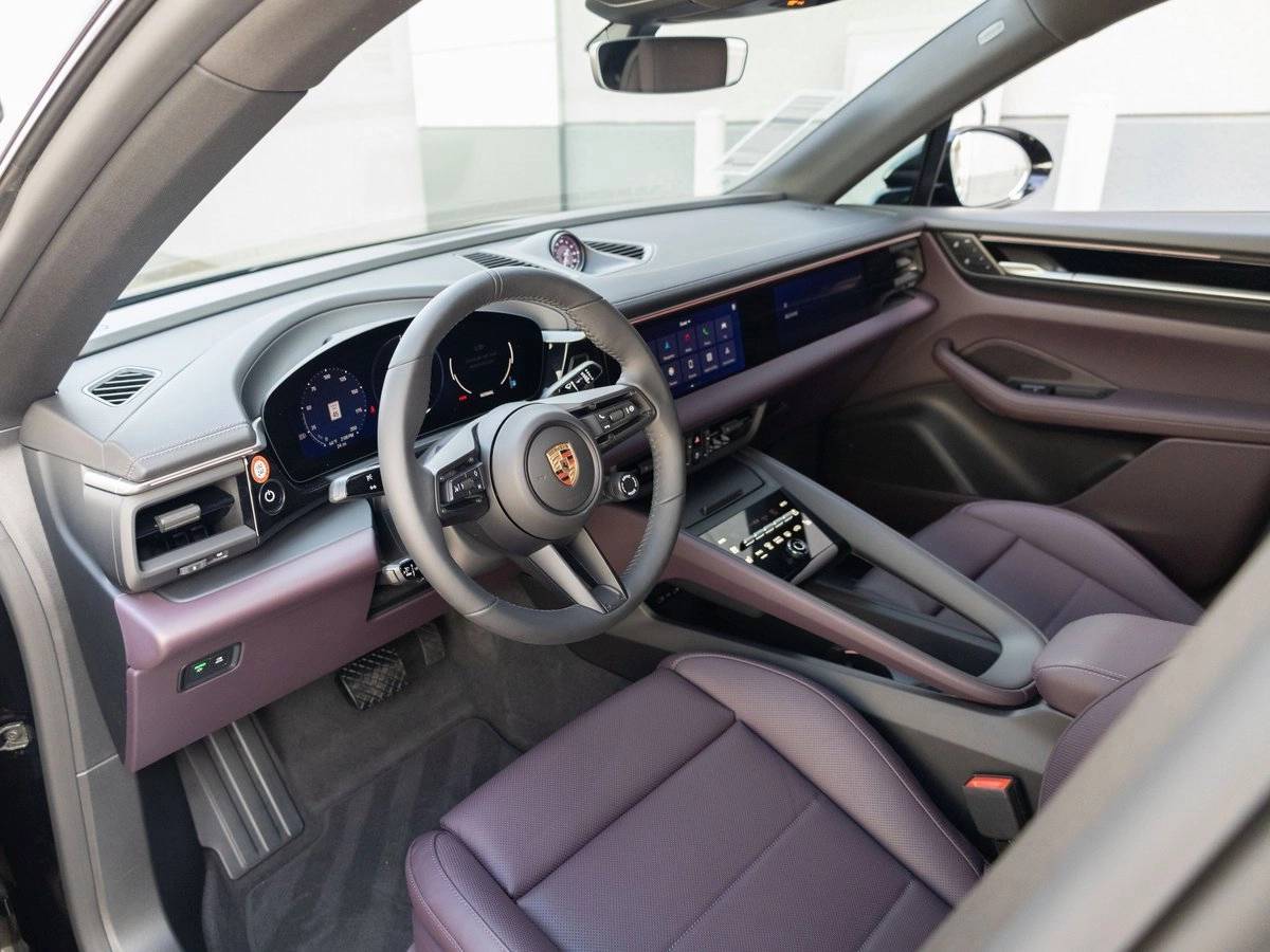 2025 Porsche Macan 4