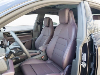 2025 Porsche Macan 4