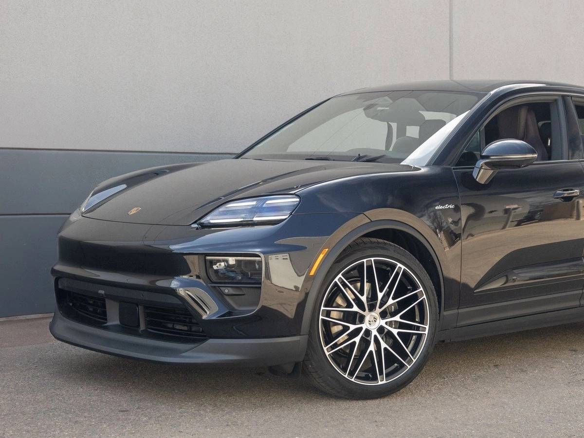 2025 Porsche Macan 4