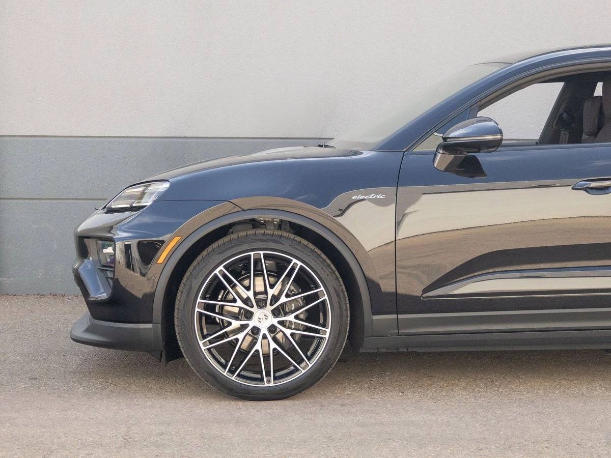 2025 Porsche Macan 4