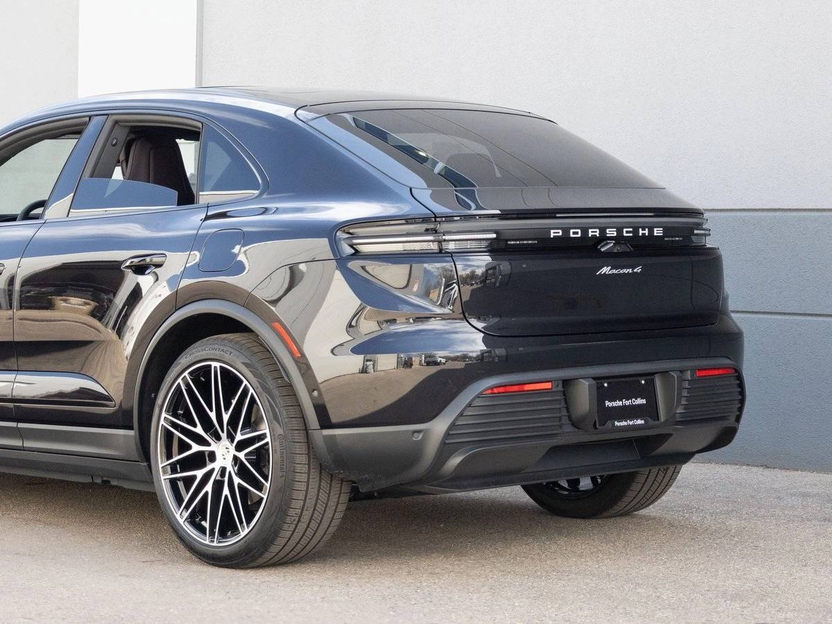 2025 Porsche Macan 4