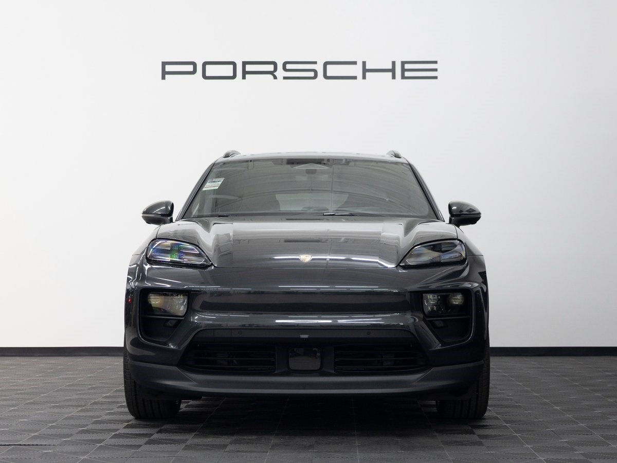 2026 Porsche Macan 4