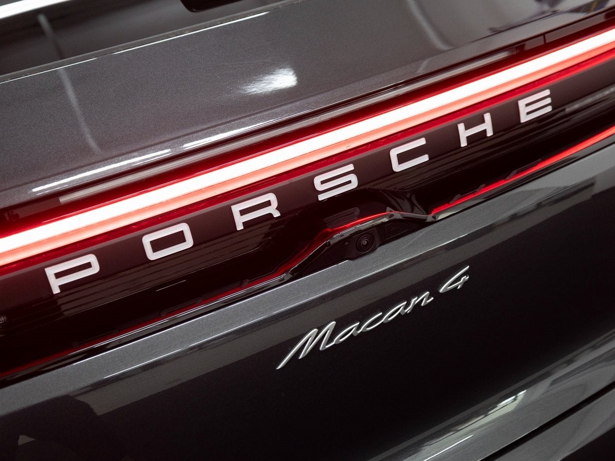 2026 Porsche Macan 4