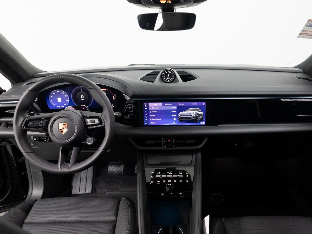 2026 Porsche Macan 4