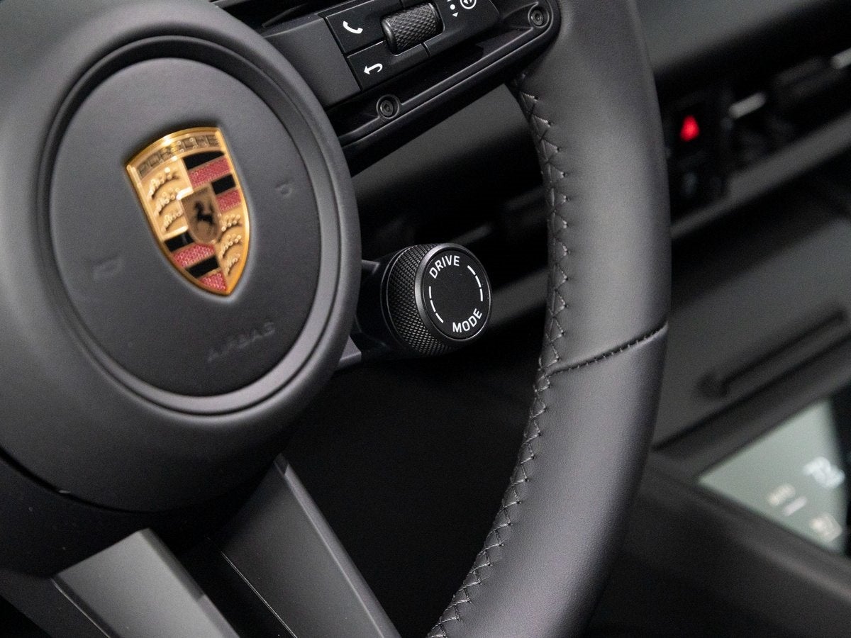 2026 Porsche Macan 4