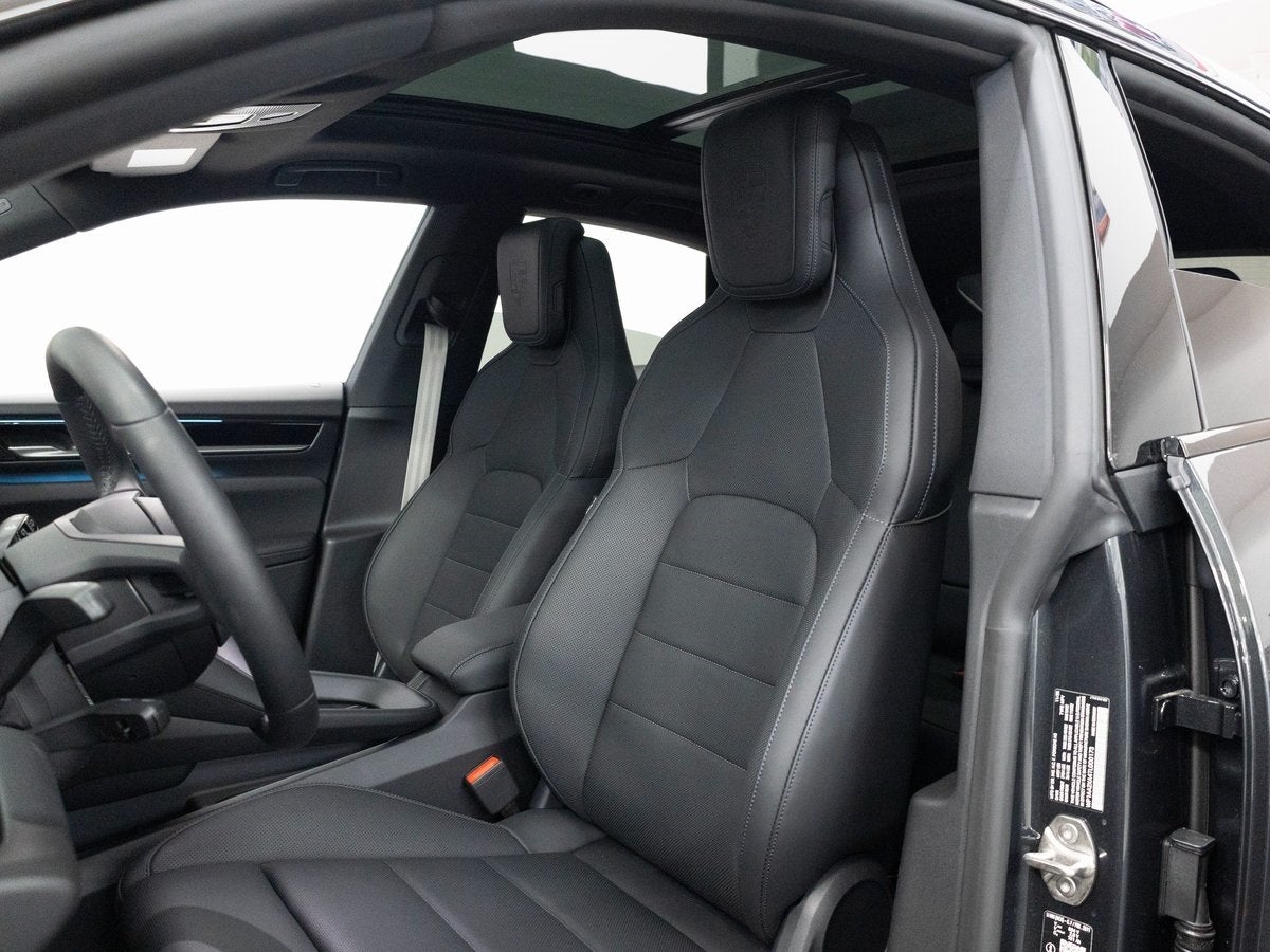 2026 Porsche Macan 4