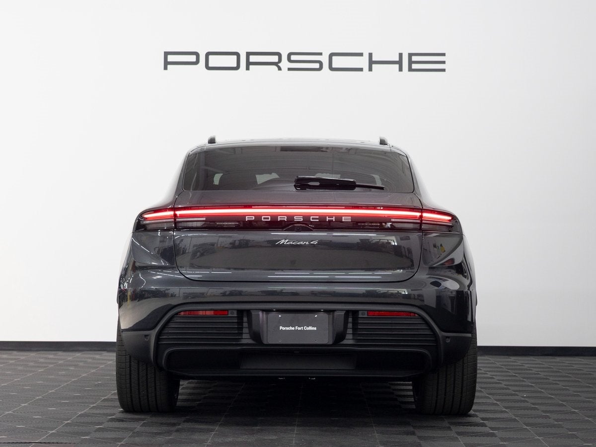 2026 Porsche Macan 4