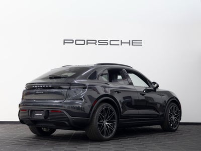 2026 Porsche Macan 4