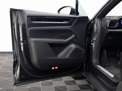 2026 Porsche Macan 4