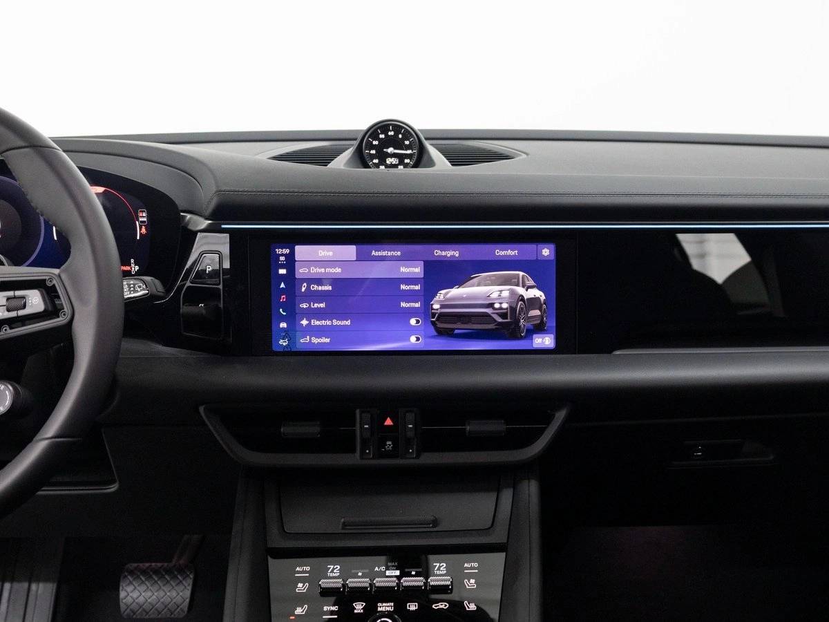 2026 Porsche Macan 4