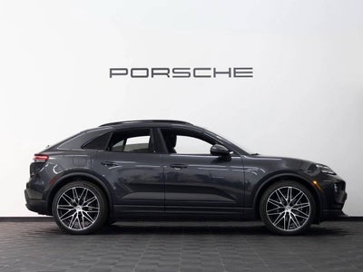 2026 Porsche Macan 4