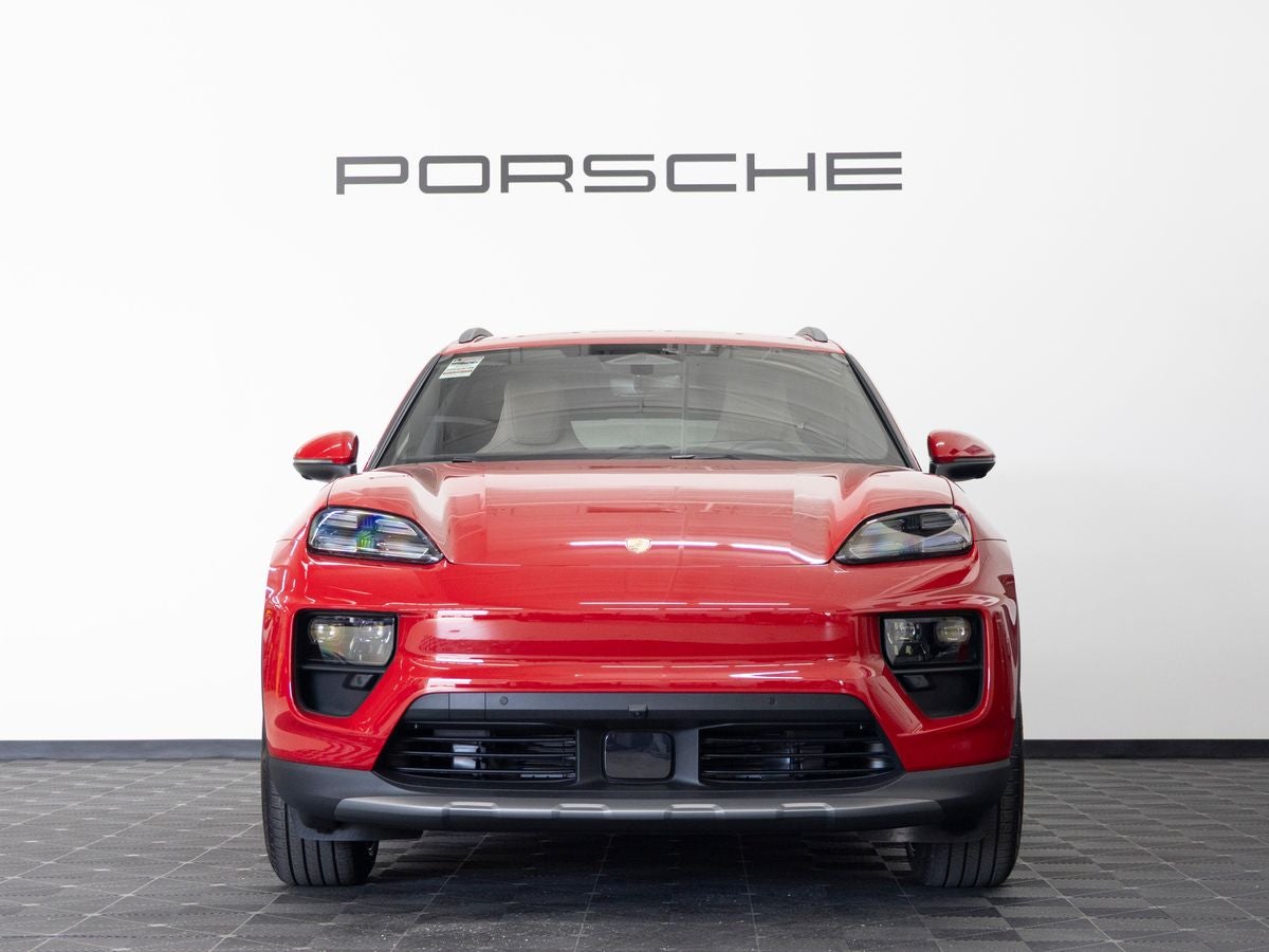 2026 Porsche Macan 4