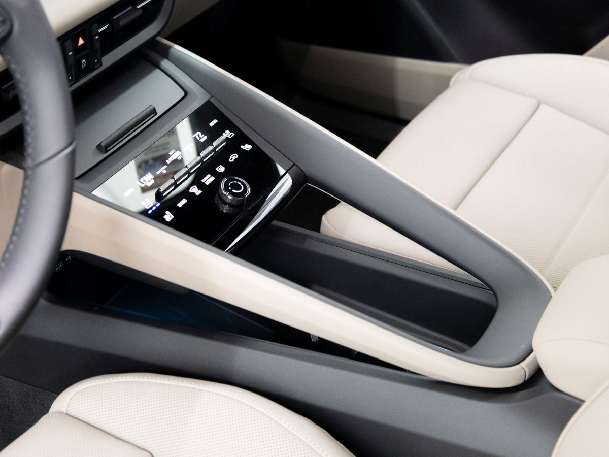 2026 Porsche Macan 4