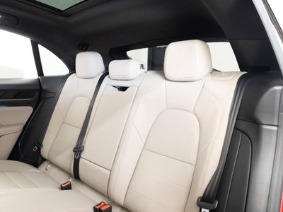 2026 Porsche Macan 4