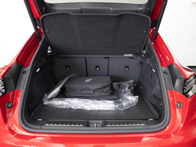 2026 Porsche Macan 4